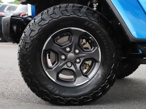 Used 2021 Jeep Gladiator Rubicon AWD/4WD image 2