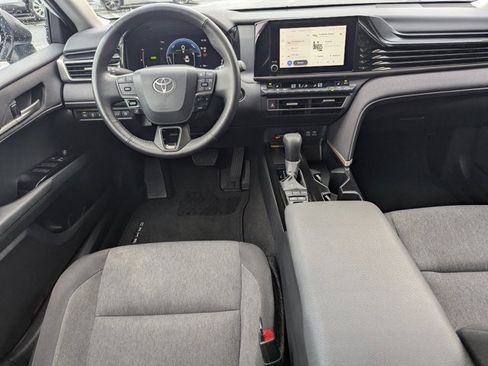 Used 2025 Toyota Camry LE w/ Convenience Package image 19