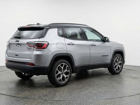 Used 2025 Jeep Compass Limited AWD/4WD image 9