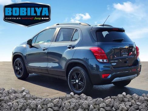 Used 2022 Chevrolet Trax LT w/ LT Convenience Package AWD/4WD image 4