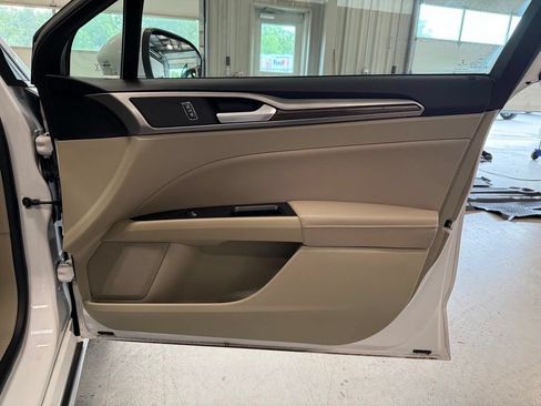 Used 2020 Ford Fusion SEL FWD image 31