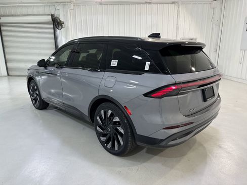 New 2025 Lincoln Nautilus Reserve image 26