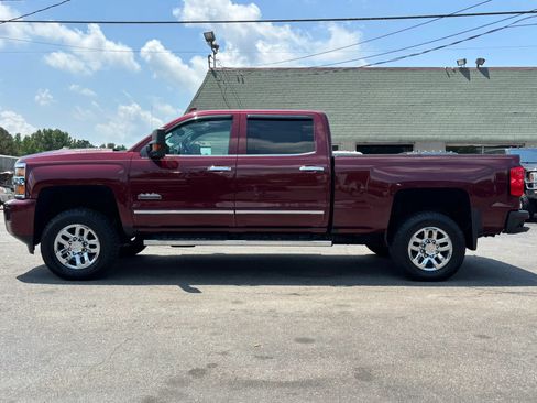 Used 2017 Chevrolet Silverado 3500 High Country w/ Duramax Plus Package AWD/4WD image 8