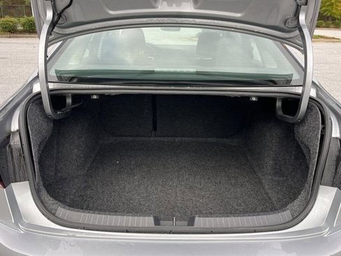 Used 2024 Volkswagen Jetta SE image 23