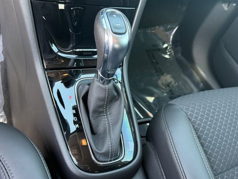 Used 2022 Buick Encore Preferred w/ Safety Package FWD image 20