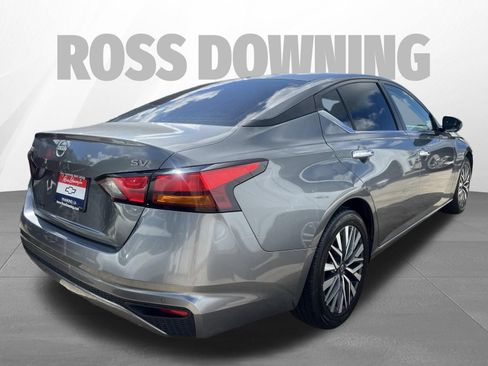Used 2023 Nissan Altima 2.5 SV FWD image 4