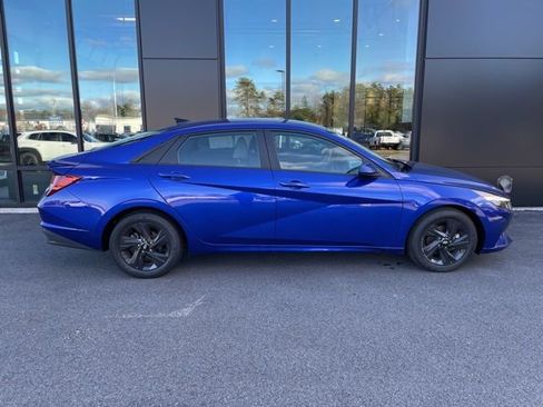 Used 2022 Hyundai Elantra SEL w/ Cargo Package image 5