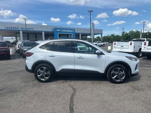 Used 2025 Ford Escape ST-Line Select AWD/4WD image 2