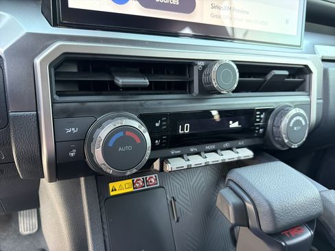 Used 2025 Toyota 4Runner TRD Off-Road Premium AWD/4WD image 30