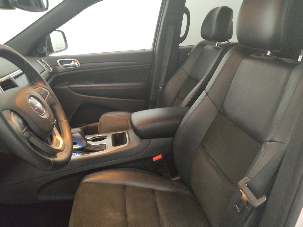 Used 2018 Jeep Grand Cherokee Altitude AWD/4WD image 17