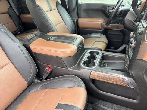 Used 2019 Chevrolet Silverado 1500 High Country w/ Technology Package image 12