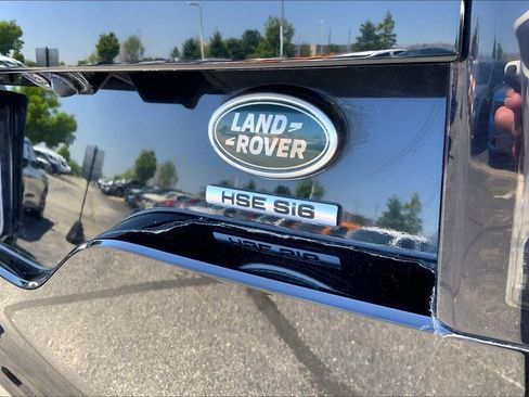 Used 2017 Land Rover Discovery HSE AWD/4WD image 6