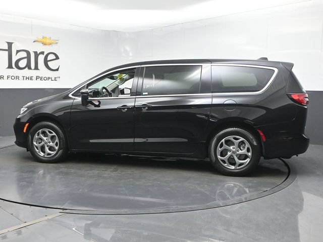 Used 2024 Chrysler Pacifica Limited AWD/4WD image 56