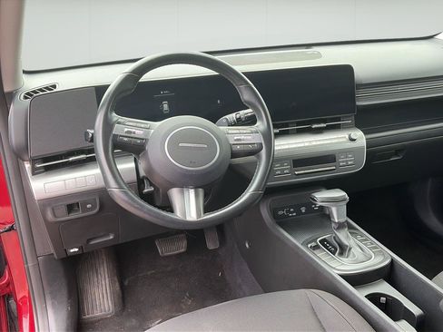Used 2025 Hyundai Kona SEL FWD image 18
