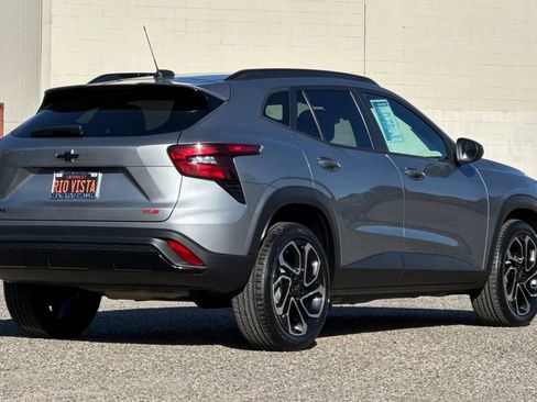 Certified 2024 Chevrolet Trax RS FWD image 4