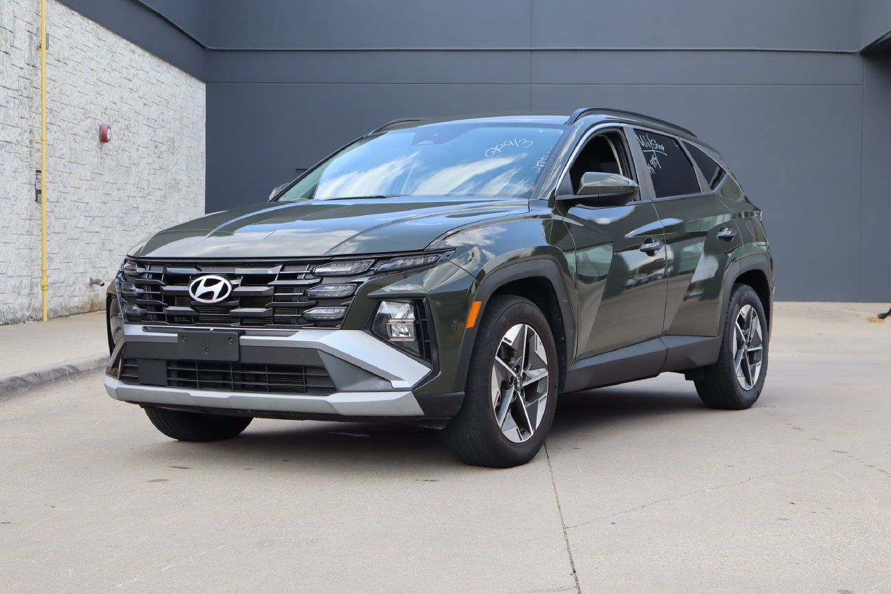 Used 2025 Hyundai Tucson SEL FWD image 2