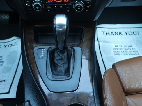 Used 2011 BMW 328i Convertible w/ Premium Pkg image 38