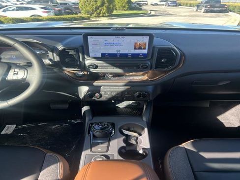 Used 2024 Ford Bronco Sport Outer Banks w/ Tech Package image 20