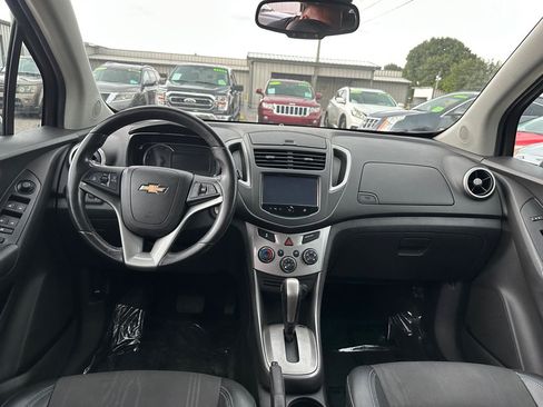 Used 2016 Chevrolet Trax LT w/ LT Convenience Package FWD image 9