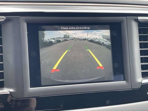 Certified 2018 Chrysler Pacifica Touring Plus FWD image 34