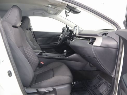Used 2021 Toyota C-HR LE image 10