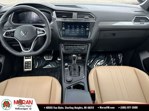Used 2024 Volkswagen Tiguan SE R-Line AWD/4WD image 17