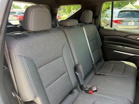 Used 2024 Chevrolet Traverse LS AWD/4WD image 21
