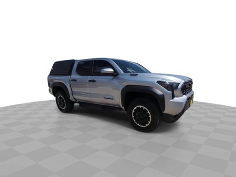 Used 2026 Toyota Tacoma TRD Off-Road AWD/4WD image 2