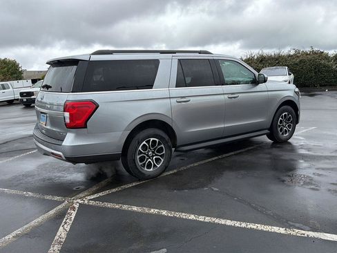 Used 2024 Ford Expedition Max XLT RWD image 5