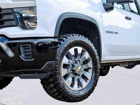Used 2024 Chevrolet Silverado 2500 Custom w/ Custom Convenience Package AWD/4WD image 2