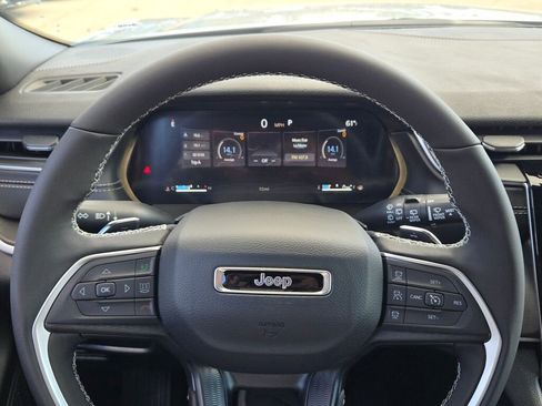 New 2025 Jeep Grand Cherokee Altitude image 35