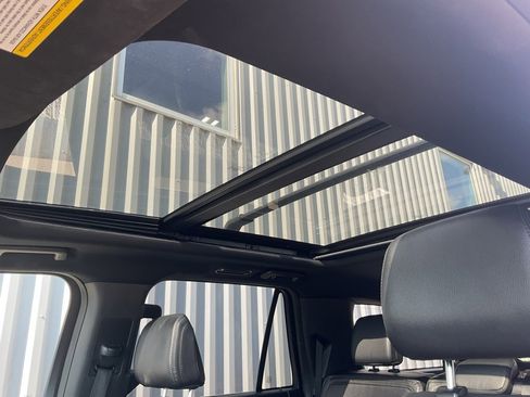 Used 2021 Ford Expedition Max Limited image 12