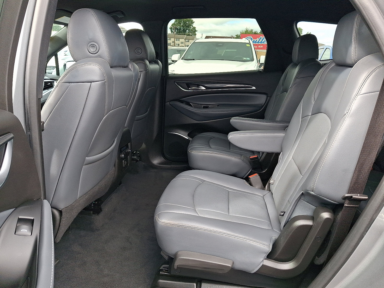 Used 2023 Buick Enclave Essence AWD/4WD image 11