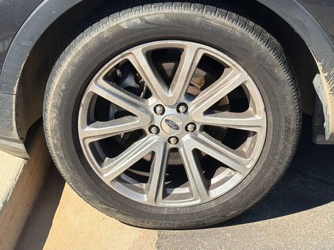 Used 2017 Ford Explorer Limited w/ Equipment Group 301A FWD image 11