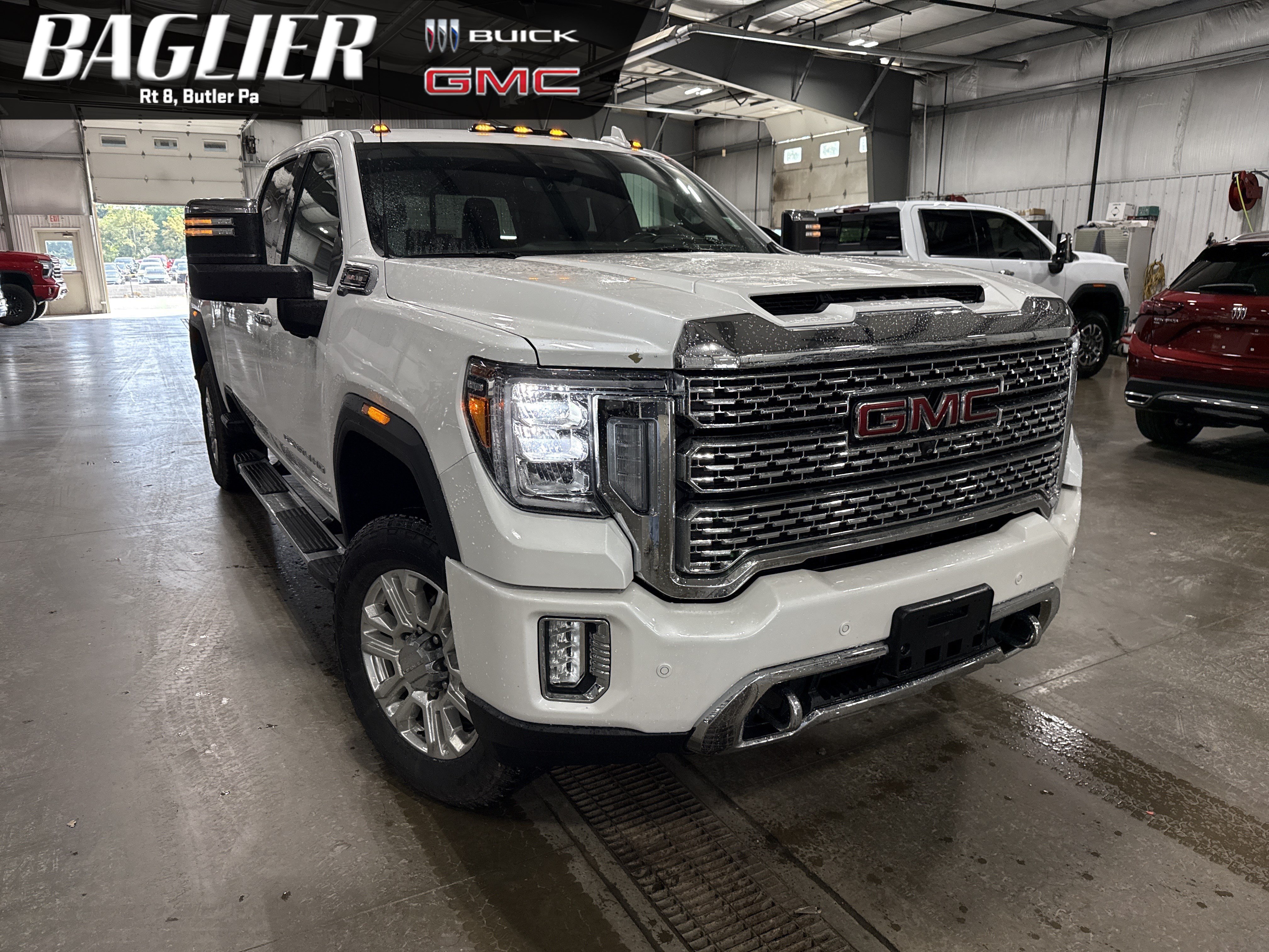 Used 2021 GMC Sierra 2500 Denali w/ Denali Ultimate Package AWD/4WD image 1