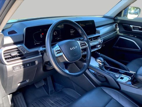 Used 2024 Kia Telluride S FWD image 16