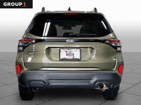 Used 2025 Subaru Forester Premium AWD/4WD image 5