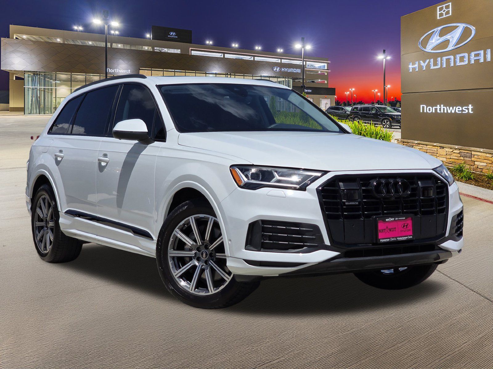 Used 2023 Audi Q7 2.0T Premium Plus w/ Premium Plus Package AWD/4WD image 3