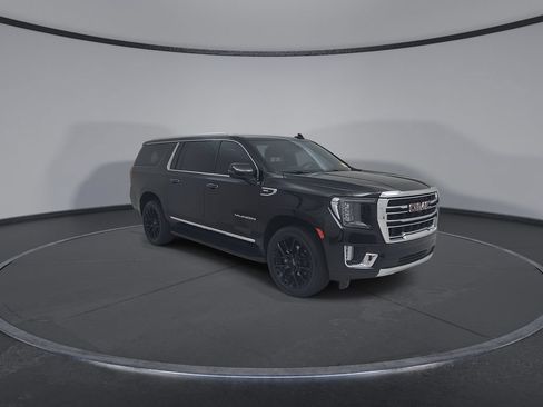 Used 2024 GMC Yukon XL SLT w/ SLT Luxury Package AWD/4WD image 5
