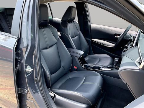 Used 2024 Toyota Corolla XLE FWD image 9