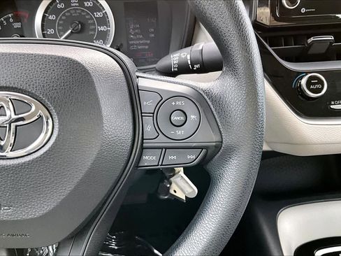 Used 2022 Toyota Corolla LE image 24