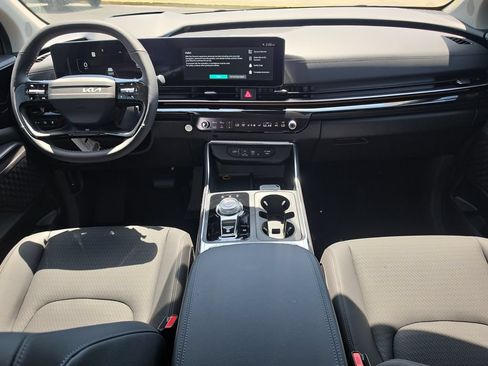 New 2027 Kia Carnival SX Prestige FWD image 13