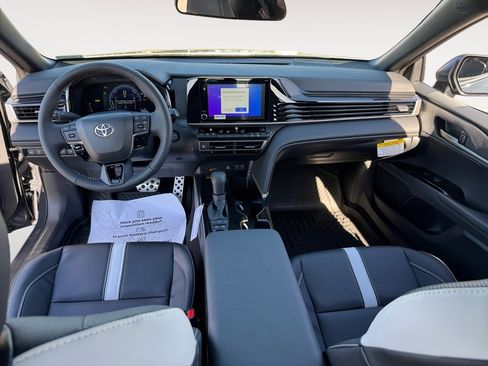 New 2026 Toyota Camry SE image 10