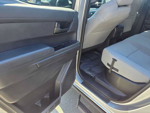 Used 2025 Toyota Tacoma SR5 AWD/4WD image 15