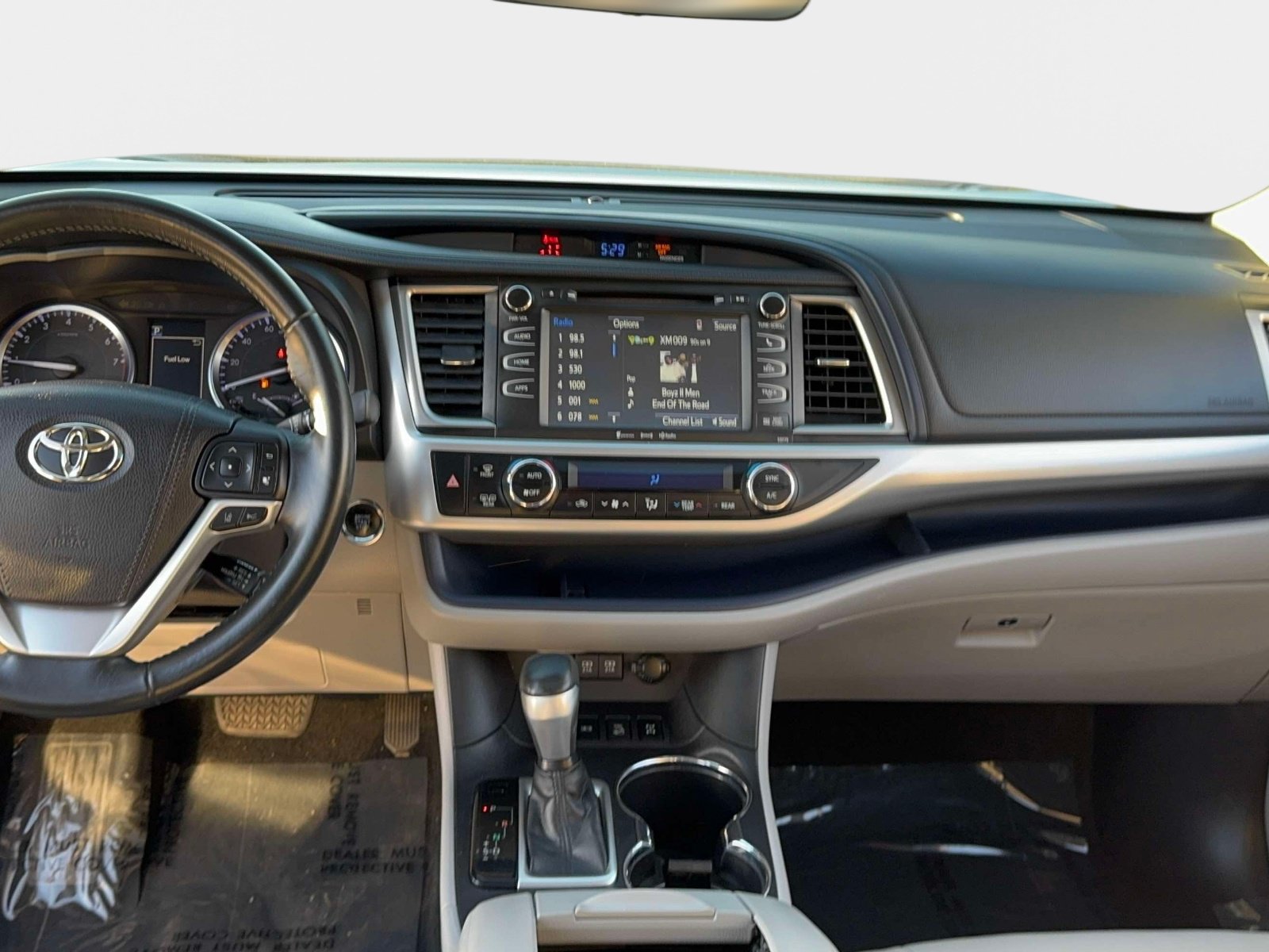 Used 2018 Toyota Highlander XLE AWD/4WD image 12
