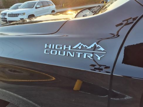 Used 2021 Chevrolet Tahoe High Country image 5