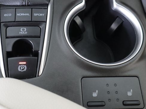 Used 2023 Toyota Camry XLE AWD/4WD image 17