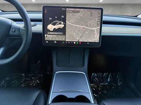 Used 2021 Tesla Model Y Long Range image 3