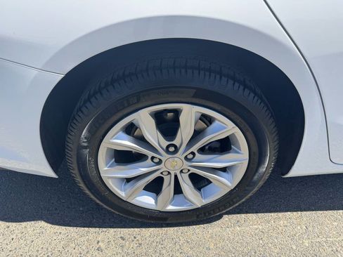 Used 2019 Chevrolet Malibu LT FWD image 40