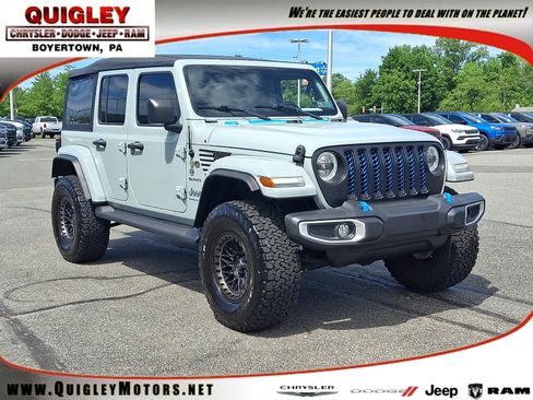 Used 2023 Jeep Wrangler Unlimited Sahara w/ Cold Weather Group AWD/4WD image 1